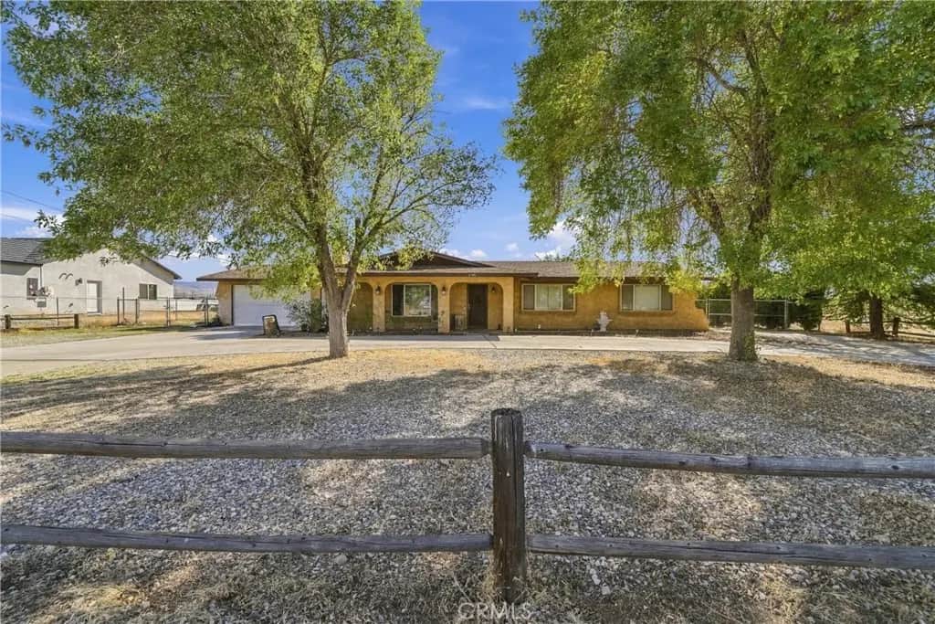 21775 Sioux Road, Apple Valley, CA — listing photo 1