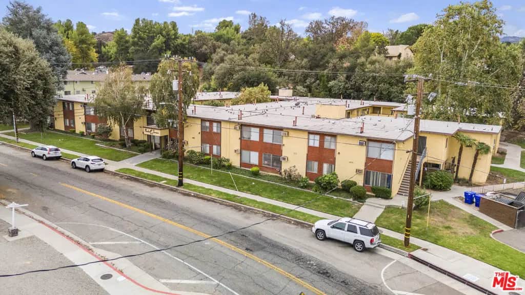 24377 Newhall Avenue, Santa Clarita, CA — listing photo 1