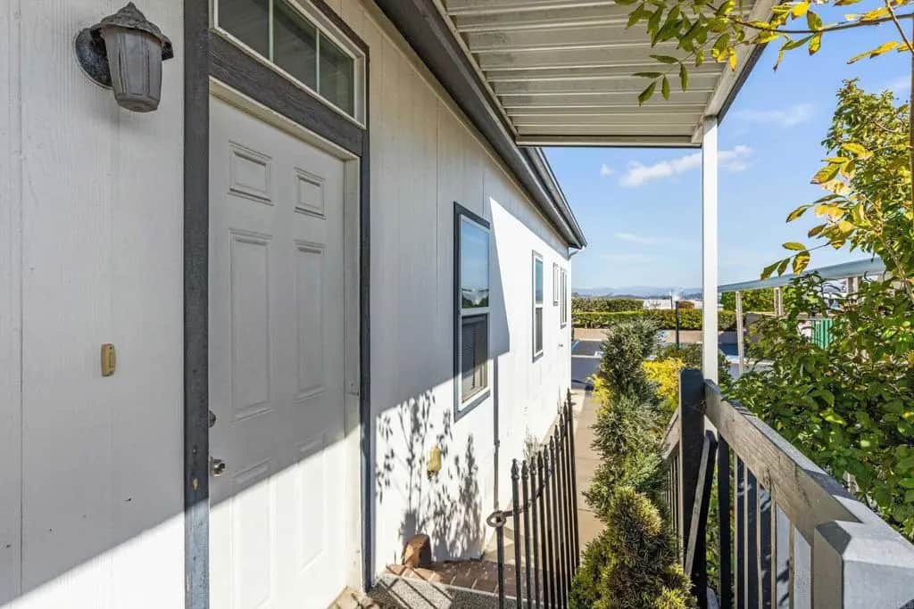 3535 Linda Vista Drive 6, San Marcos, CA — listing photo 1