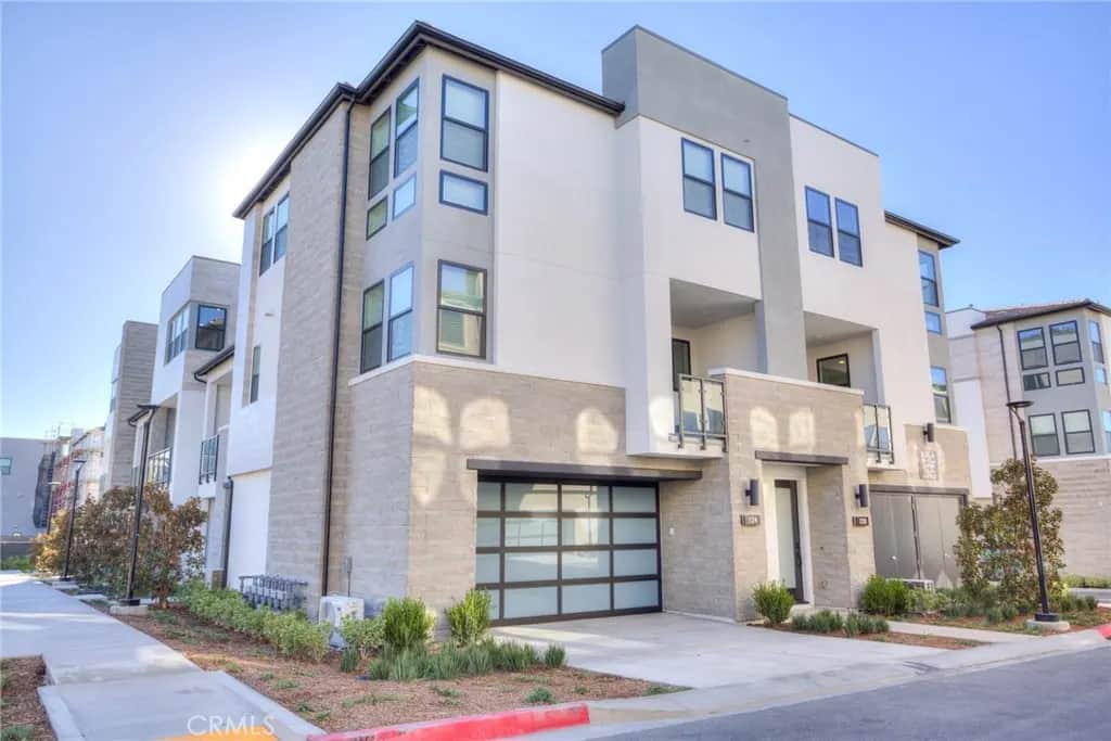 124 Sawtelle, Irvine, CA — listing photo 1