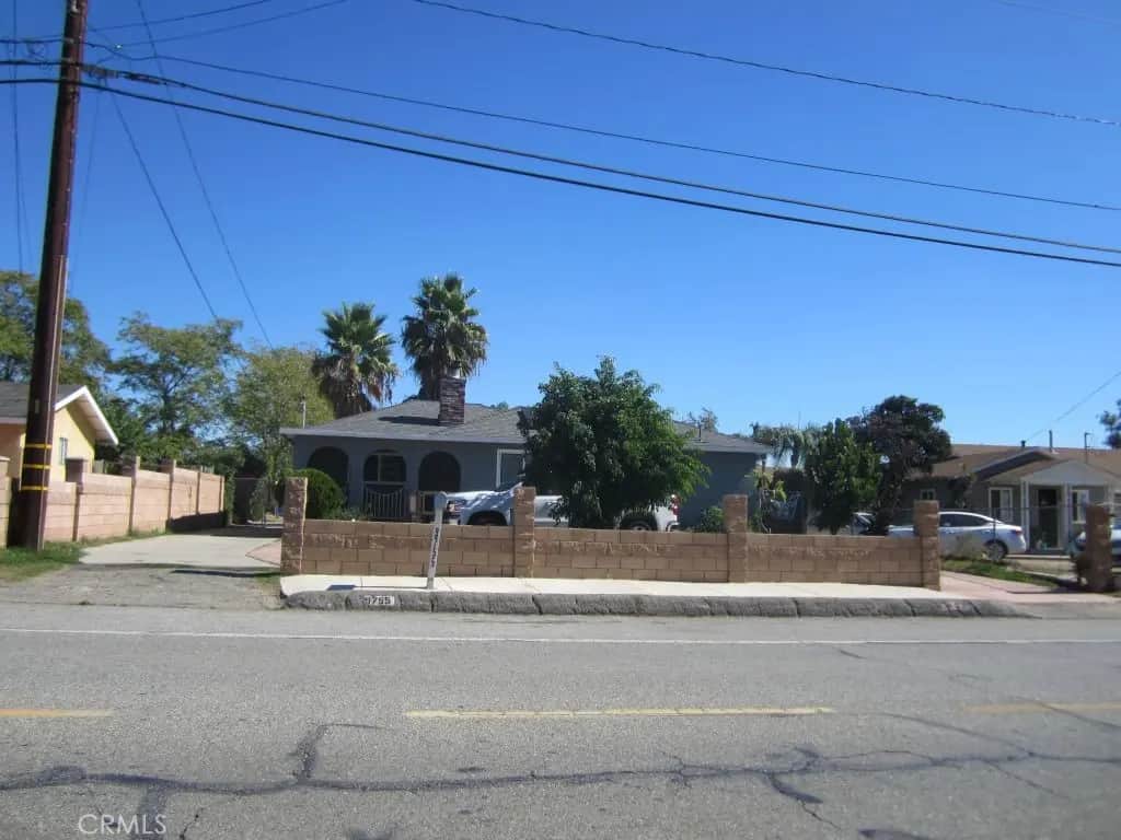 9755 Locust Avenue, Bloomington, CA — listing photo 1