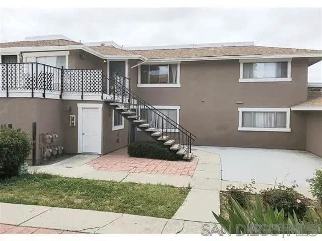 1225 Arcadia Ave, Vista, CA — listing photo 1