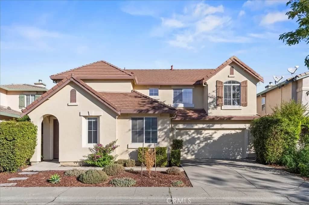 101 Pinnacles, Sacramento, CA — listing photo 1