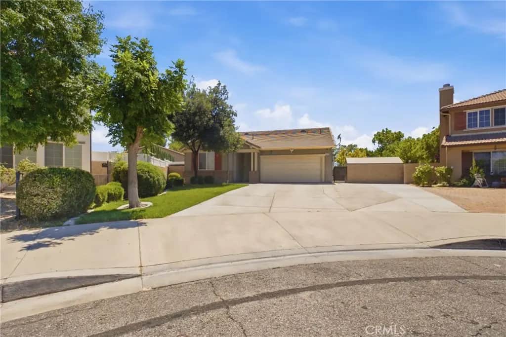 3250 W Avenue K1, Lancaster, CA — listing photo 1