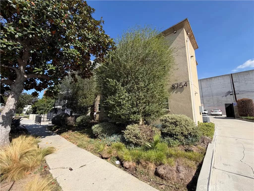 8754 Reading Avenue 2, Los Angeles, CA — listing photo 1
