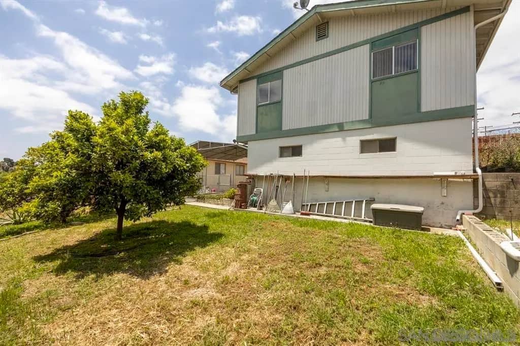 2577 Buena Vista Ave, Lemon Grove, CA — listing photo 1