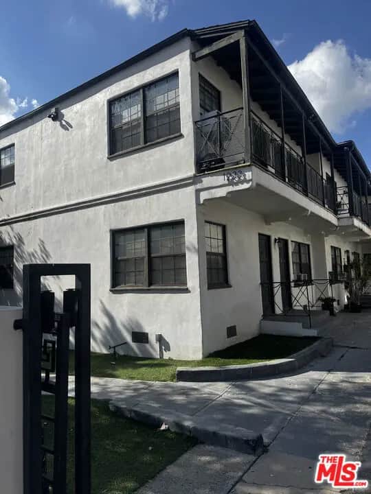 1233 Gordon Street 7, Los Angeles, CA — listing photo 1