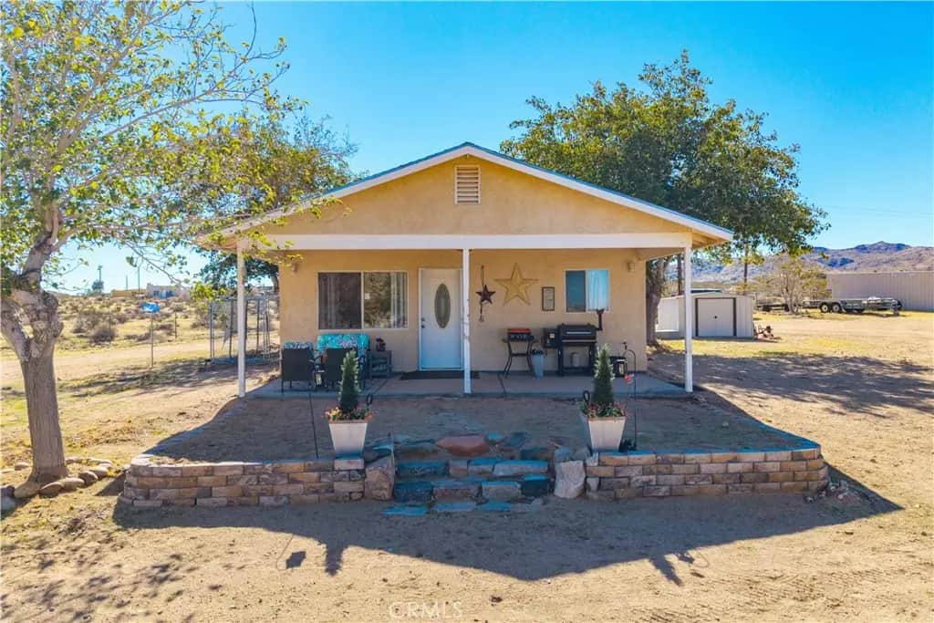 3042 Chapton Lane, Landers, CA — listing photo 1