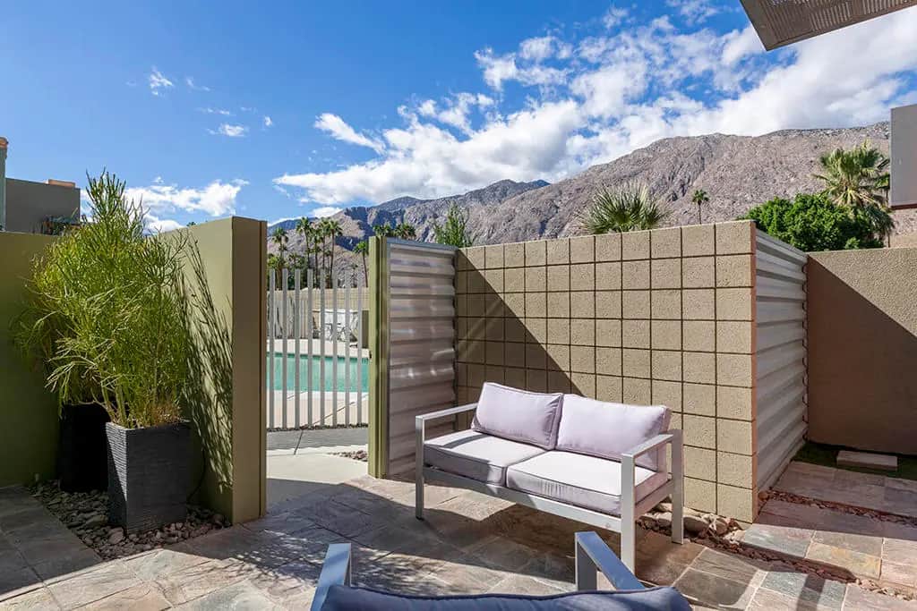 673 E Arenas Road, Palm Springs, CA — listing photo 1