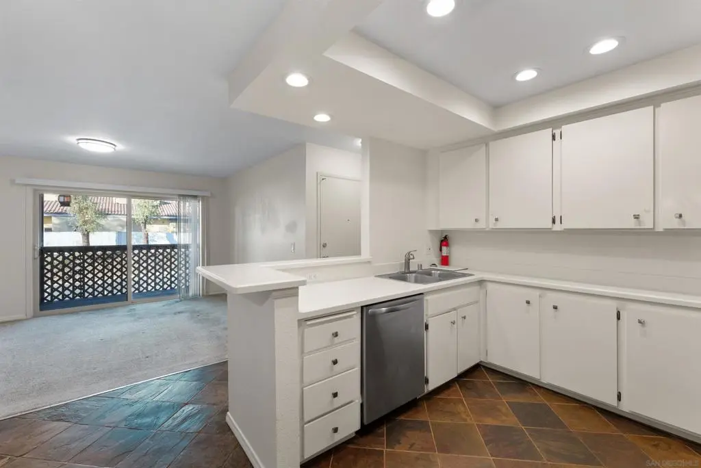 6018 Rancho Mission Rd 322, San Diego, CA — listing photo 1