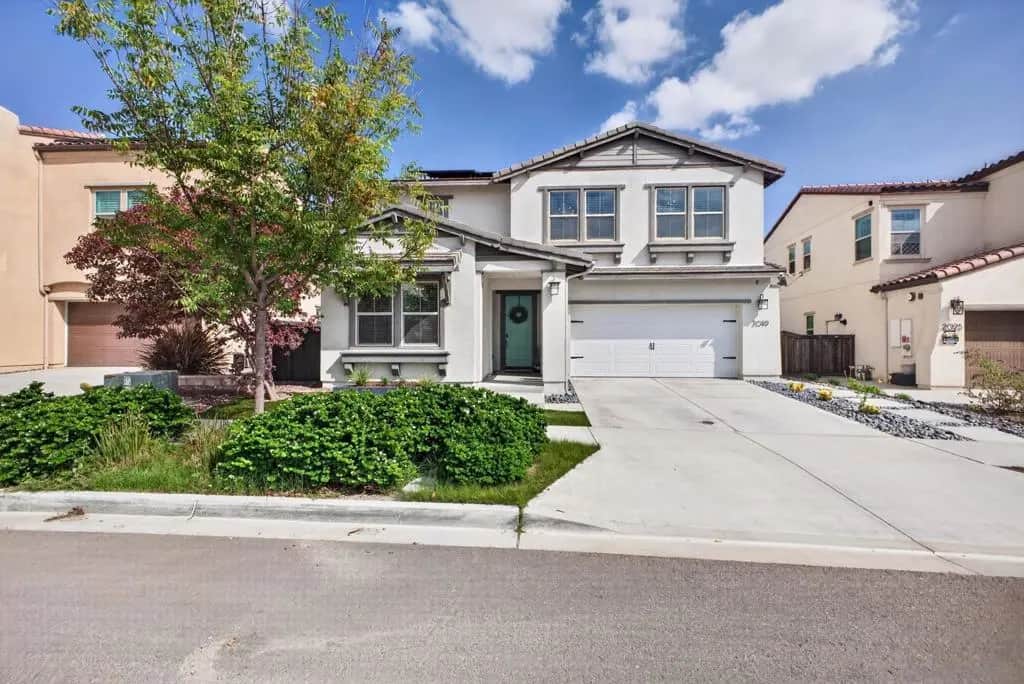 2019 Avenida Palomino, Chula Vista, CA — listing photo 1
