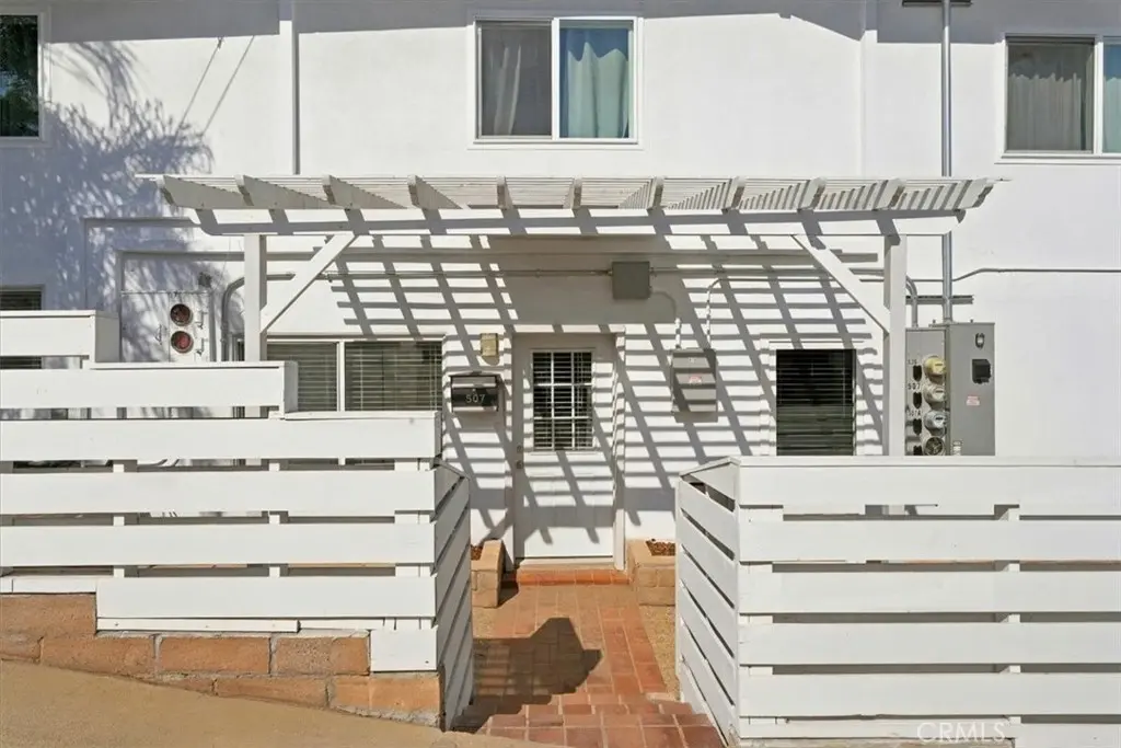 507 E Sycamore Avenue, El Segundo, CA — listing photo 1