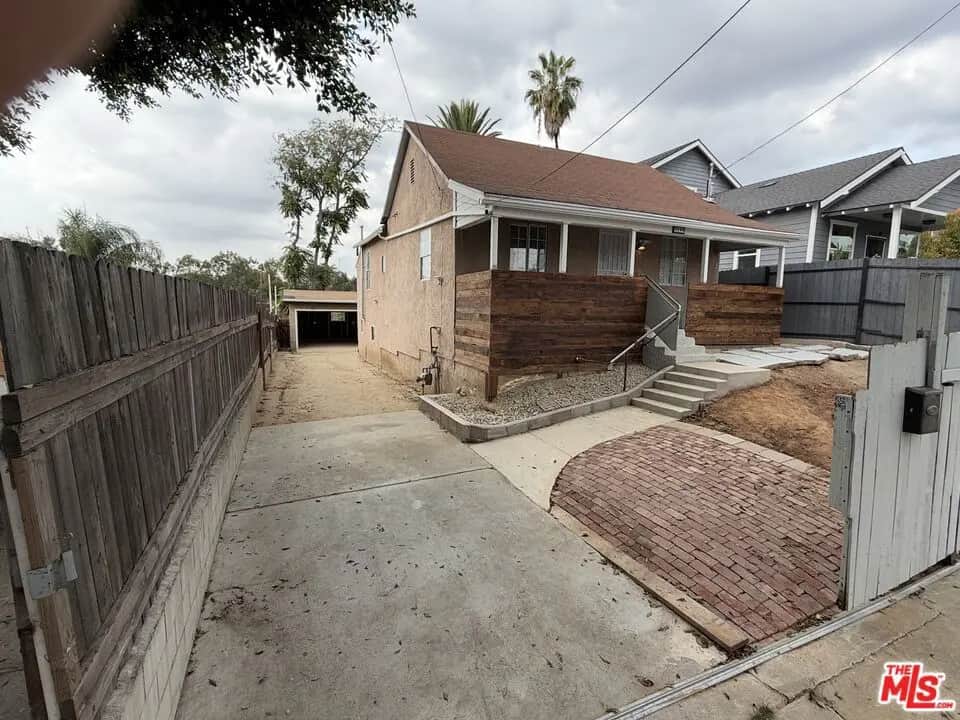 1145 S Mott Street, Los Angeles, CA — listing photo 1