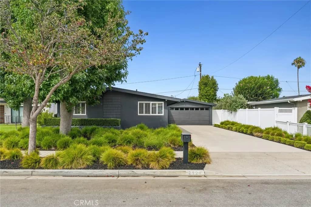 2127 College, Costa Mesa, CA — listing photo 1