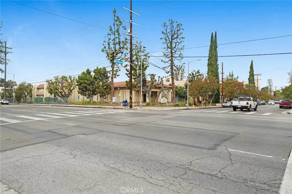18307 Burbank Boulevard 64, Tarzana, CA — listing photo 1