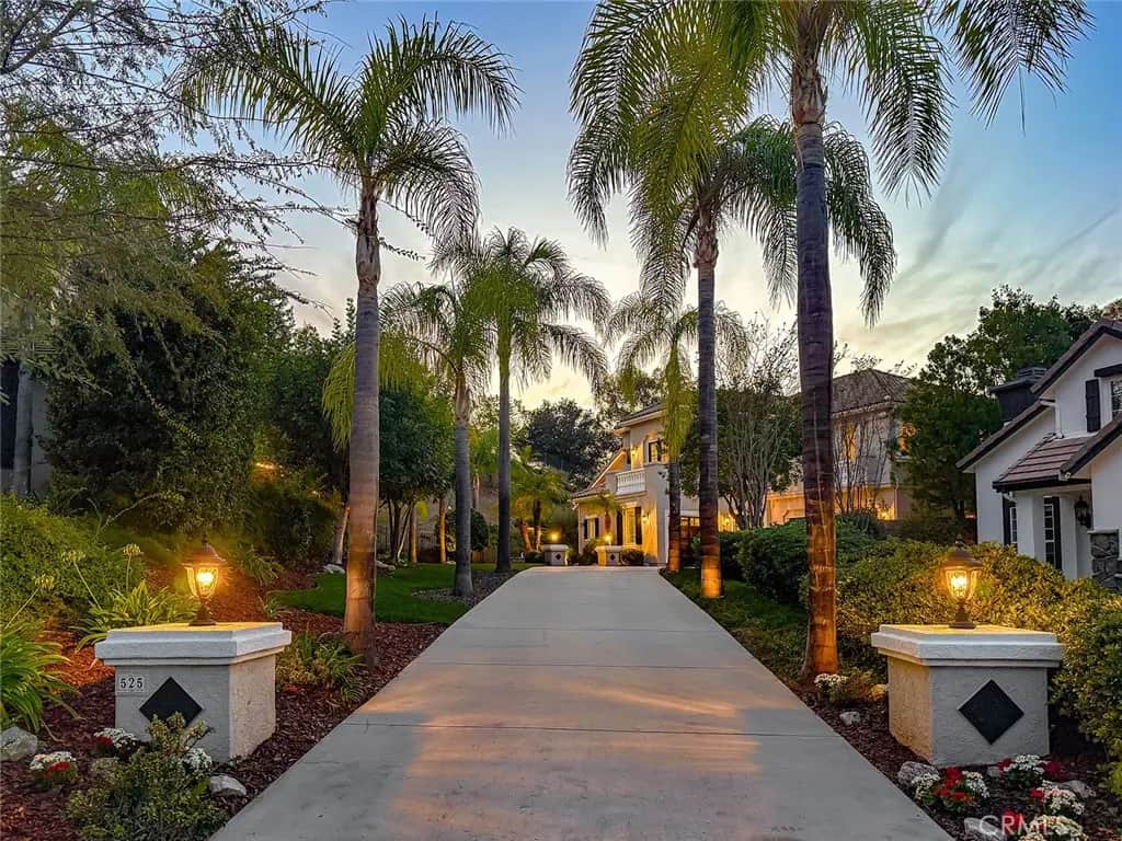 525 Oak Tree Court, Simi Valley, CA — listing photo 1