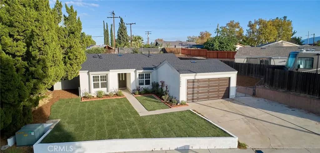 27806 Meadowcreek, Canyon Country, CA — listing photo 1
