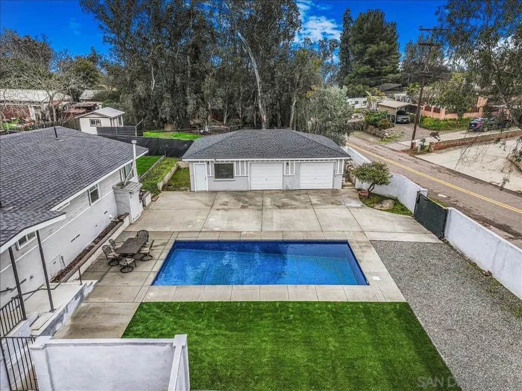 2408 Suncrest Blvd, El Cajon, CA — listing photo 1