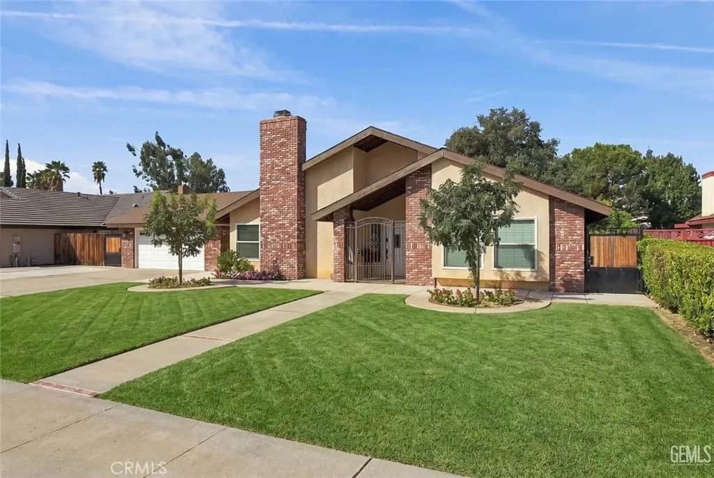 2007 Deerfield, Bakersfield, CA — listing photo 1