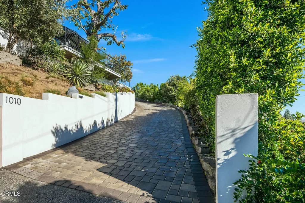 1010 Via Carmelita, Burbank, CA — listing photo 1