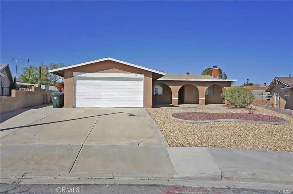930 Palo Verde Dr, Barstow, CA — listing photo 1
