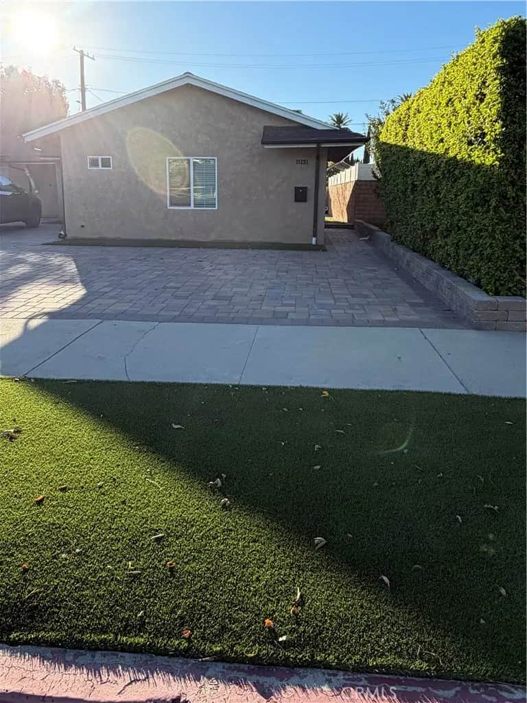 11231 Danuba Avenue, Granada Hills, CA — listing photo 1