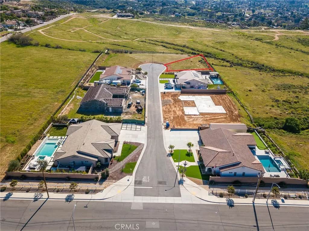 7945 Featherstone Court, Riverside, CA — listing photo 1