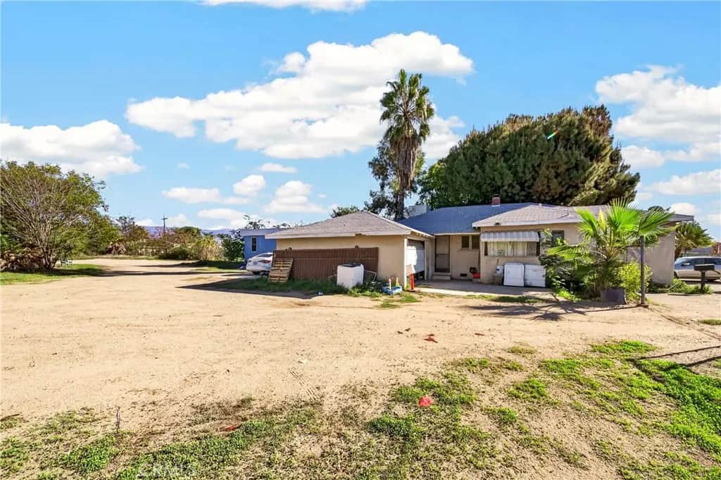 2794 E Foothill, Rialto, CA — listing photo 1