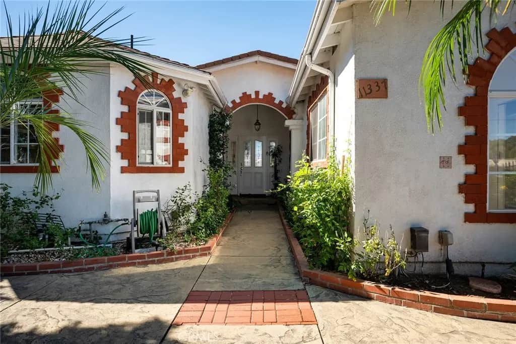 11337 Hayvenhurst Avenue, Granada Hills, CA — listing photo 1