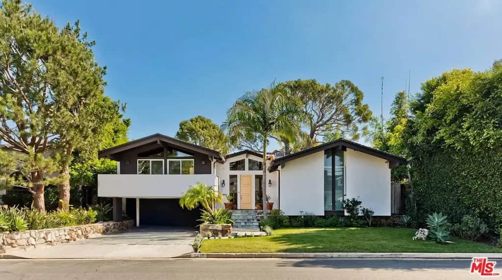 3210 Club Drive, Los Angeles, CA — listing photo 1