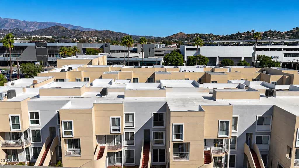 116 W Maple Street 21, Glendale, CA — listing photo 1