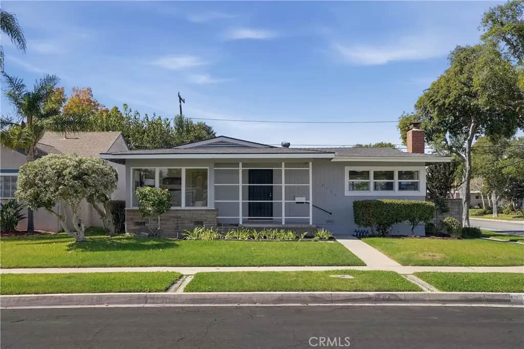 2755 Nipomo Avenue, Long Beach, CA — listing photo 1