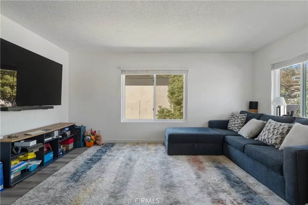 5518 Dobbs Street 10, Los Angeles, CA — listing photo 1