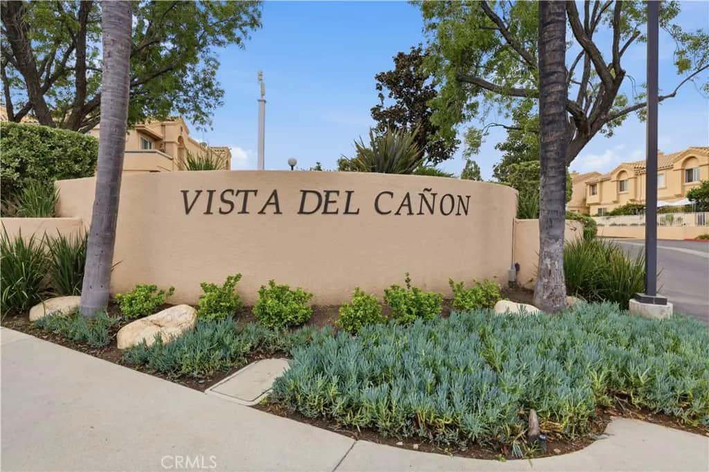 18832 Vista Del Canon B, Newhall, CA — listing photo 1