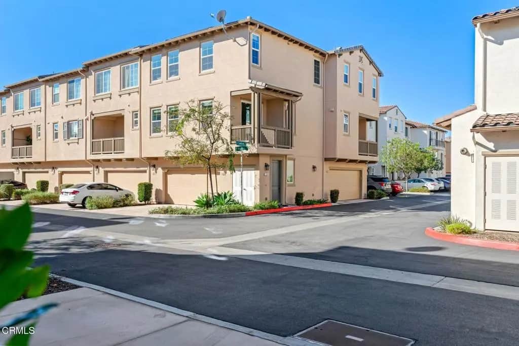 160 Sawbuck Street, Camarillo, CA — listing photo 1
