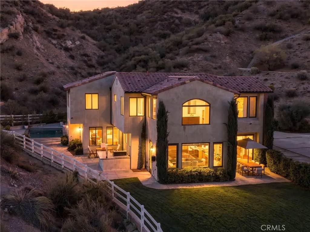 16101 Live Oak Circle, Canyon Country, CA — listing photo 1