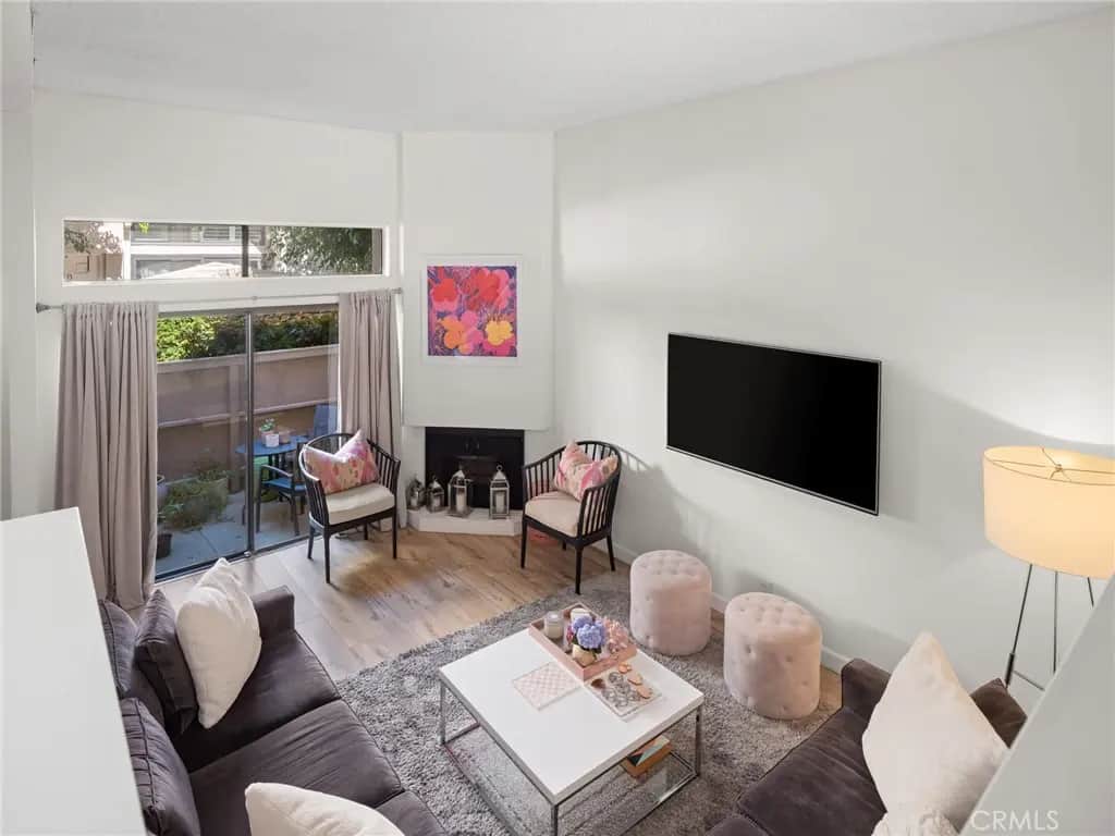 15223 Magnolia Boulevard B, Sherman Oaks, CA — listing photo 1