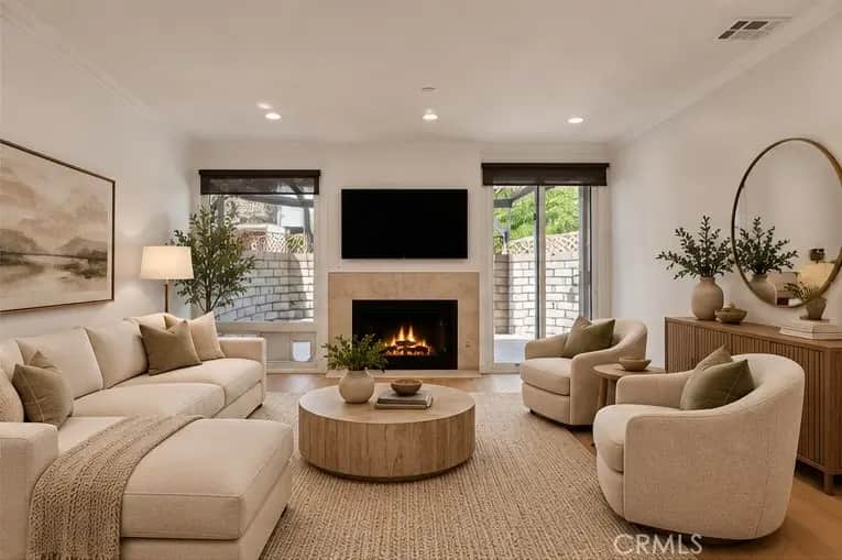 5211 Yarmouth Avenue 14, Encino, CA — listing photo 1