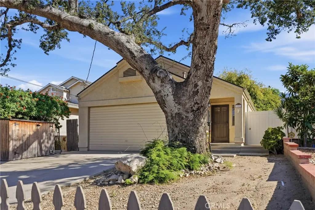 11026 Woodward, Sunland, CA — listing photo 1