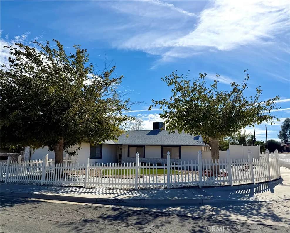 924 Senita, Barstow, CA — listing photo 1
