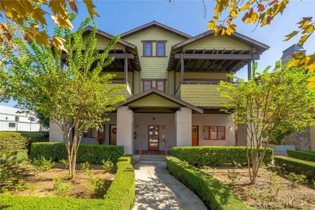 148 N Vermont Avenue Apt B, Glendora, CA — listing photo 1