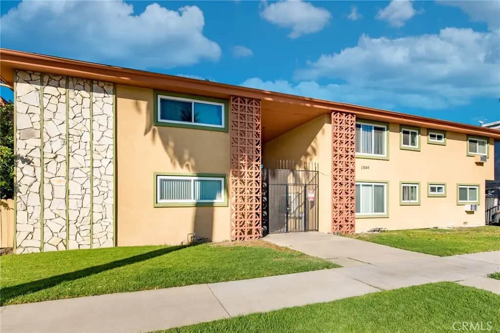 17845 Sherman Way 15, Reseda, CA — listing photo 1
