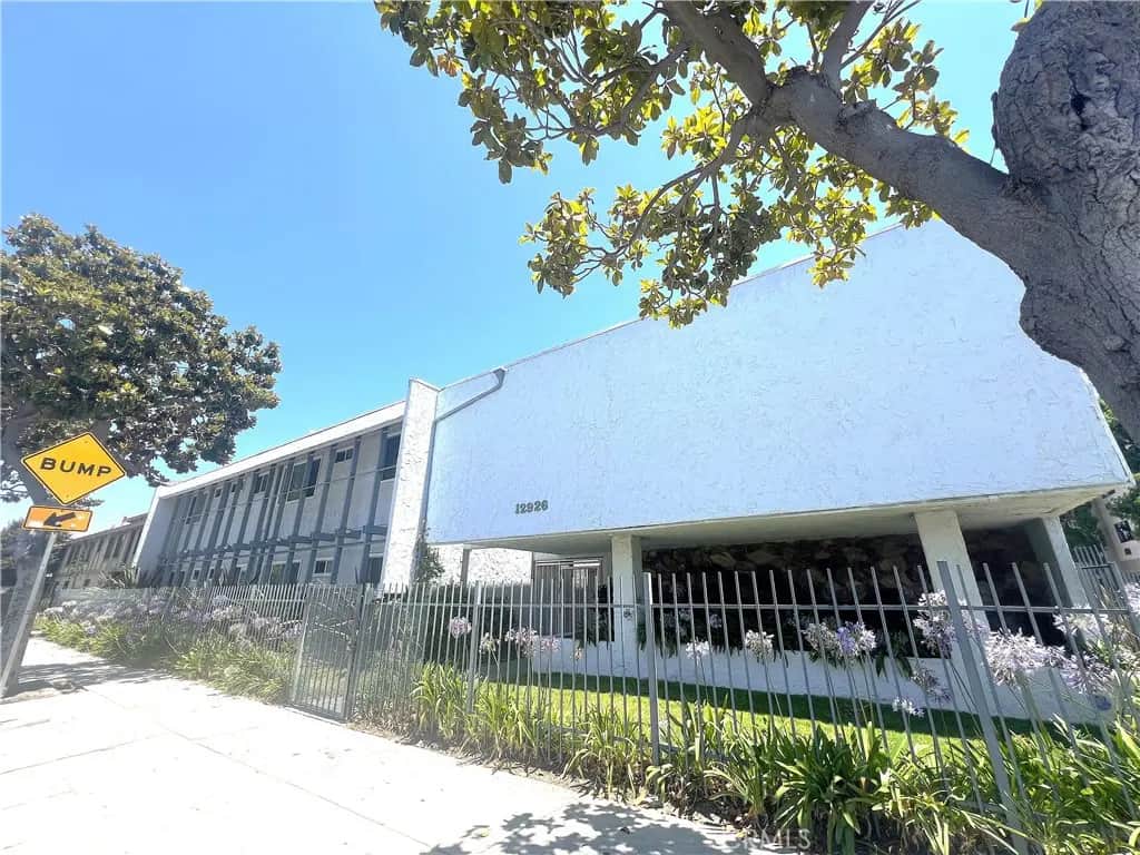 12926 Doty Avenue 25, Hawthorne, CA — listing photo 1