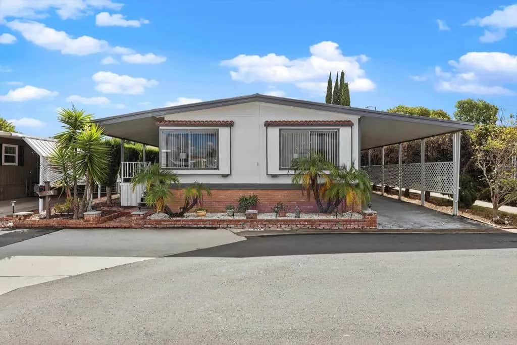 1286 Discovery St 27A, San Marcos, CA — listing photo 1