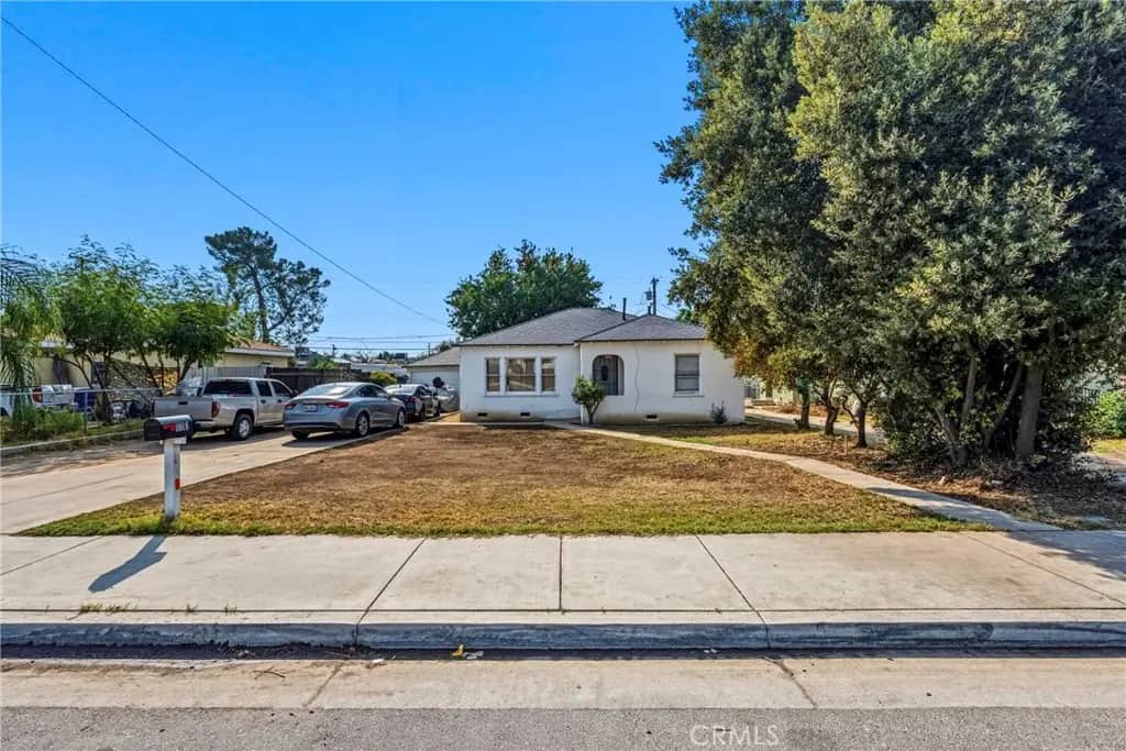 1713 Bernard Street, Bakersfield, CA — listing photo 1