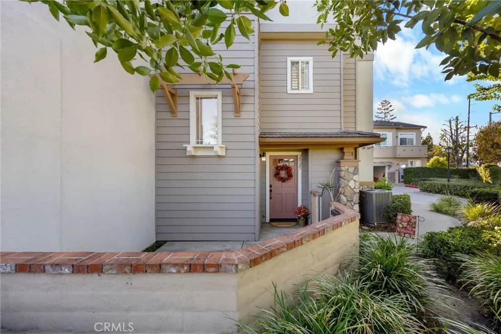 2925 Claremore Lane 38, Long Beach, CA — listing photo 1