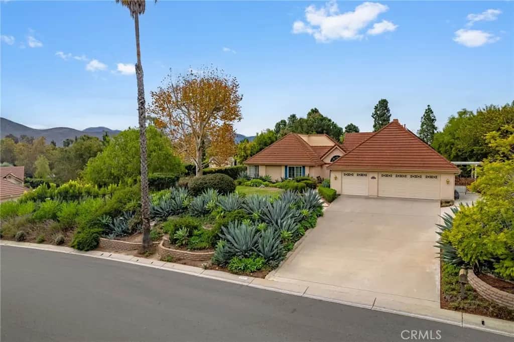 6697 Armitos Drive, Camarillo, CA — listing photo 1
