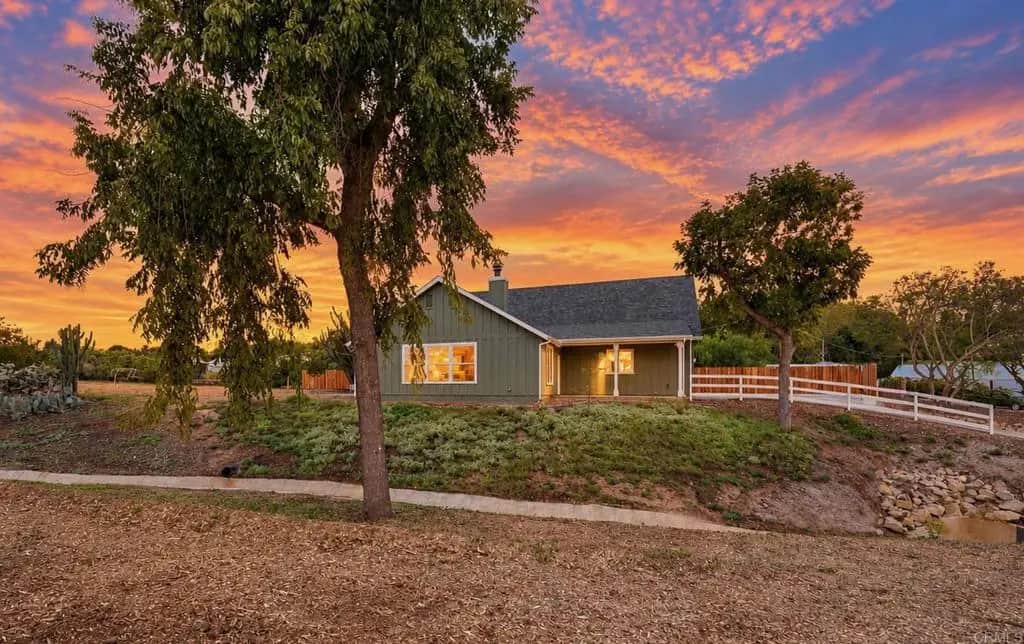 979 La Rueda, Vista, CA — listing photo 1