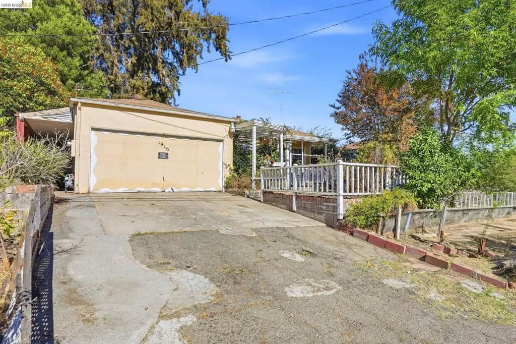 1916 E STREET, Hayward, CA — listing photo 1