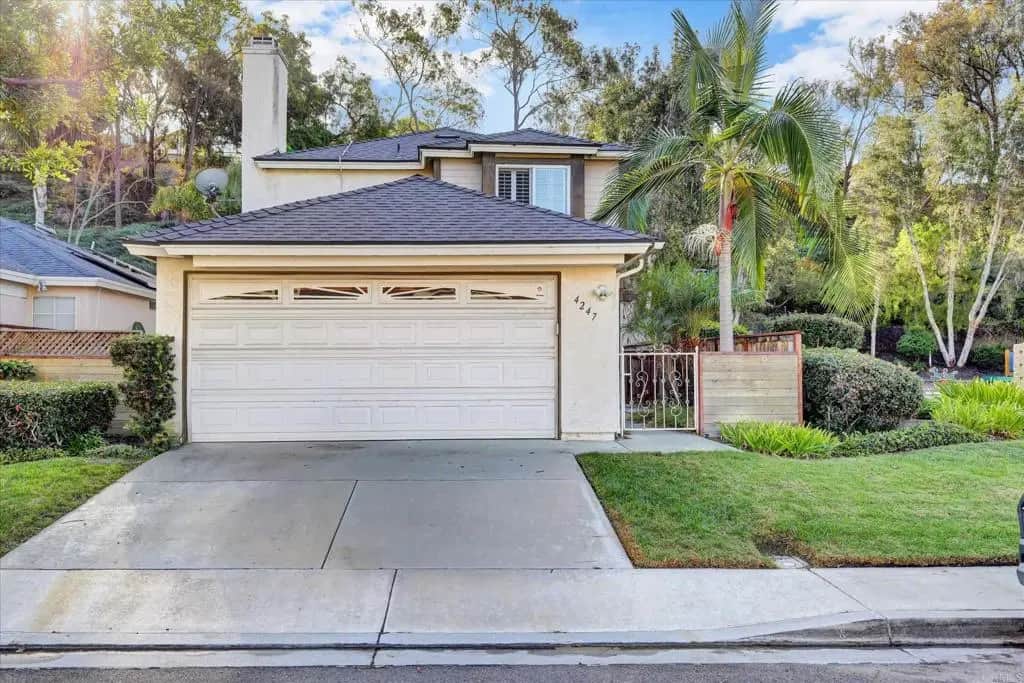 4247 Esperanza Way, Oceanside, CA — listing photo 1